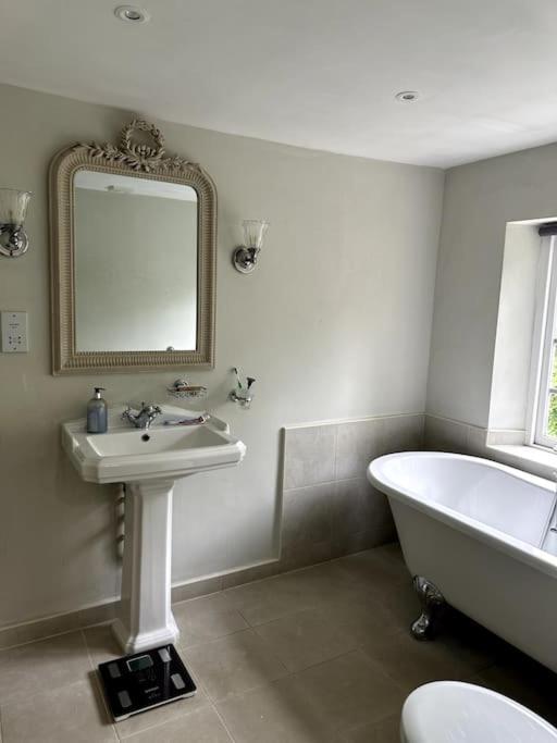 فيلا Huntershields Country Manor Flore المظهر الخارجي الصورة