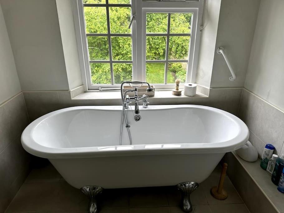 فيلا Huntershields Country Manor Flore المظهر الخارجي الصورة