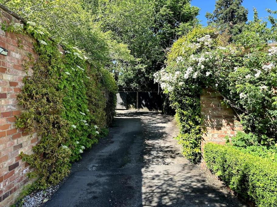 فيلا Huntershields Country Manor Flore المظهر الخارجي الصورة